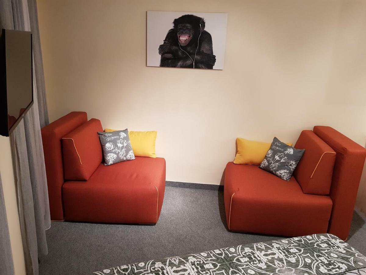 Elg Rooms Postojna Buitenkant foto
