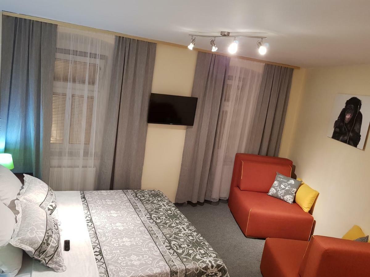 Elg Rooms Postojna Buitenkant foto