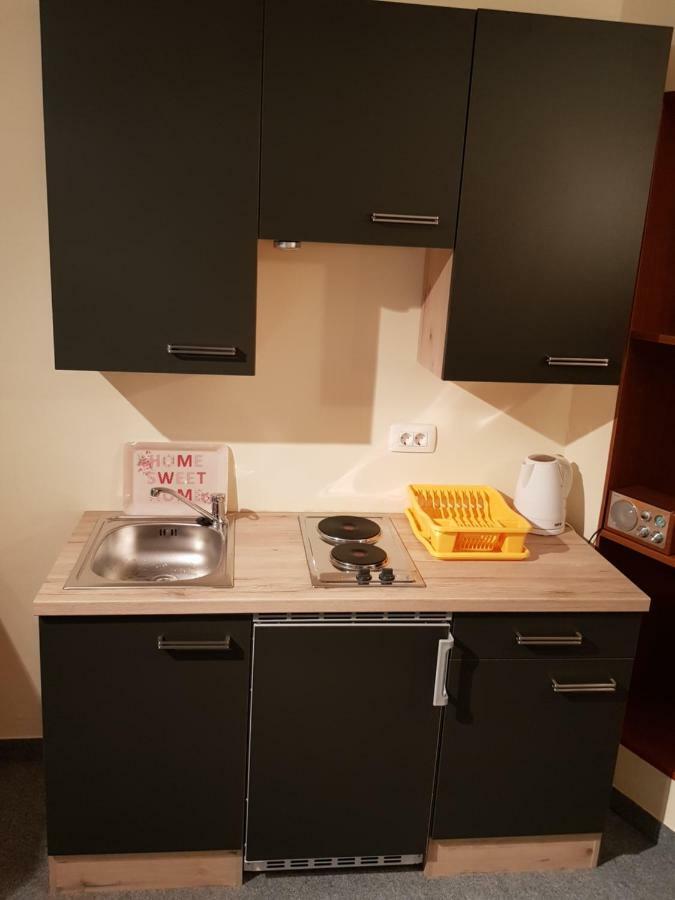 Elg Rooms Postojna Buitenkant foto