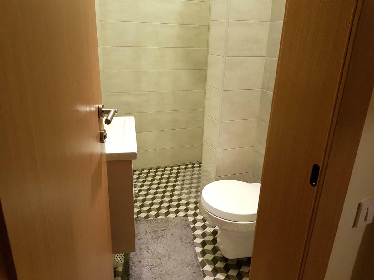 Elg Rooms Postojna Buitenkant foto