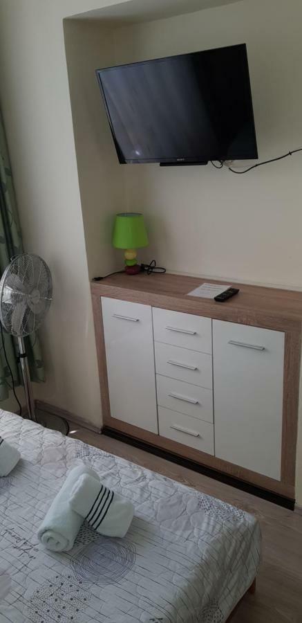 Elg Rooms Postojna Buitenkant foto