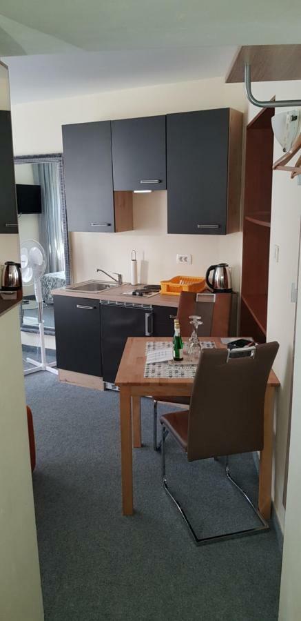 Elg Rooms Postojna Buitenkant foto