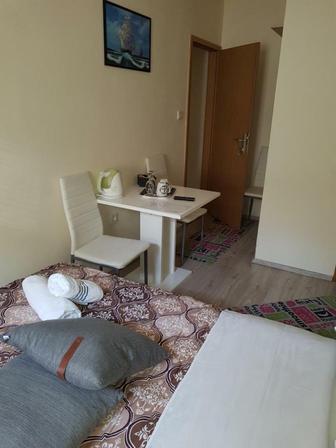Elg Rooms Postojna Buitenkant foto