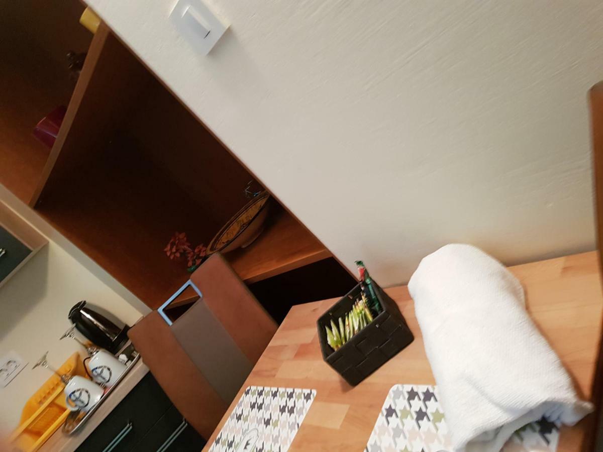 Elg Rooms Postojna Buitenkant foto